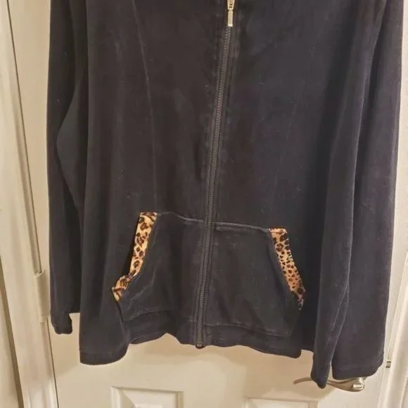 ONQUE woman black and leopard print velour jacket plus size 2X Brand: boutique - Picture 4 of 5